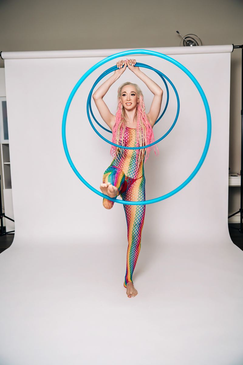 Ziggy tree pose framed by a hoop